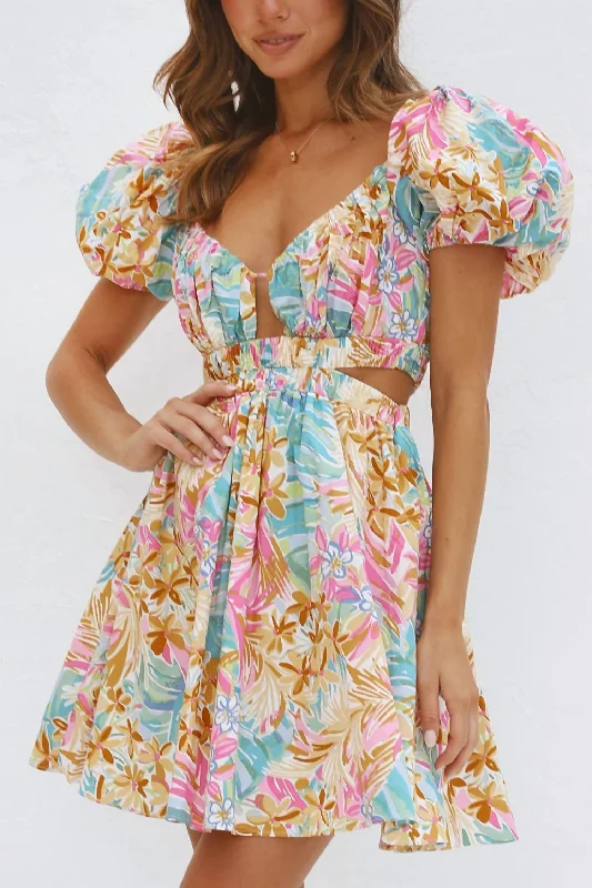 ladies-floral-dress-vacation-violet-Backless Dress In Beach Floral